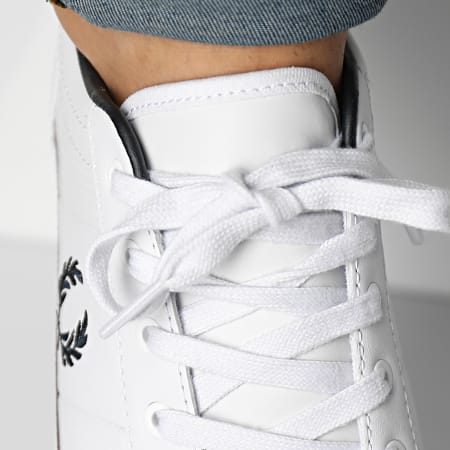 Fred Perry - Baseline Perf Leather B4331 Zapatillas blancas
