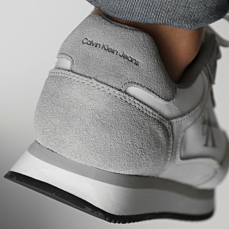 Calvin Klein - Baskets Retro Runner Laceup Low White Mercury Grey