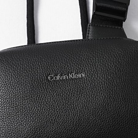 Calvin Klein - Borsa pettorale Must Harness 9571 Nero