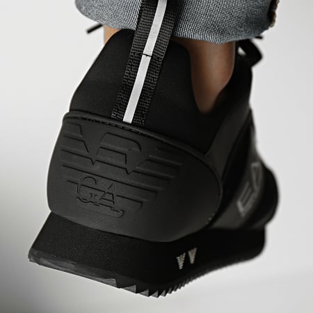 EA7 Emporio Armani - Baskets Sneakers X8X027-XK173 Triple Black