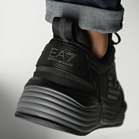 Baskets EA7 Homme - Logo XXL Noir & Doré, Style Audacieux & Confort Max