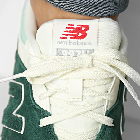 New balance 997 classic verde hotsell