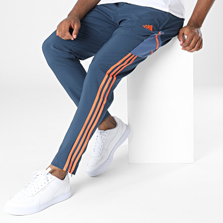 Adidas Sportswear - Pantalon Jogging MUFC HH9329 Bleu Foncé