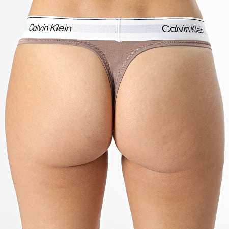 Calvin Klein - String Femme QF7050E Taupe