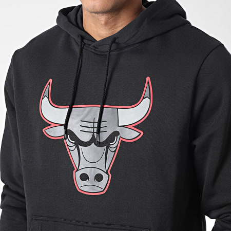 New Era - Sweat Capuche Large Outline Logo Chicago Bulls Noir