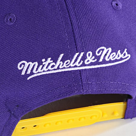 Mitchell and Ness - Casquette Snapback Logo Bill Los Angeles Lakers Violet Jaune