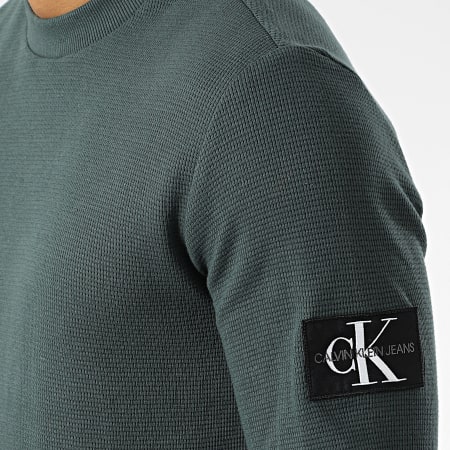 Calvin Klein - Sudadera Monogram Badge Waffle Crewneck 6610 Verde Oscuro
