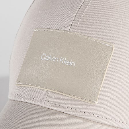 Calvin Klein - BB 9927 Cappello patch beige