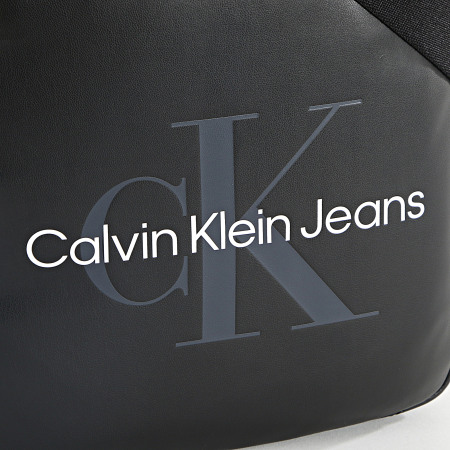 Calvin Klein - Sacoche Monogram Soft Reporter 0203 Noir