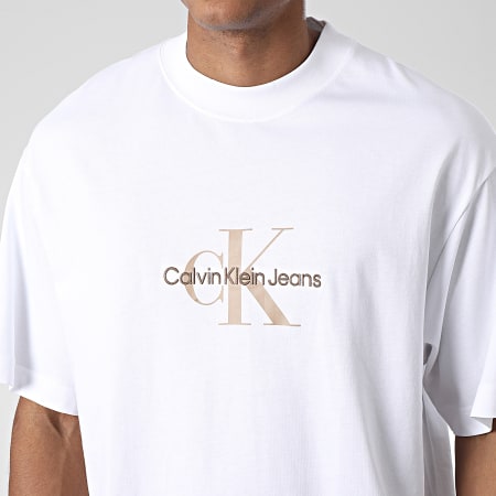 Calvin Klein - Tee Shirt Oversize Large Archival Monologo 2516 Blanc