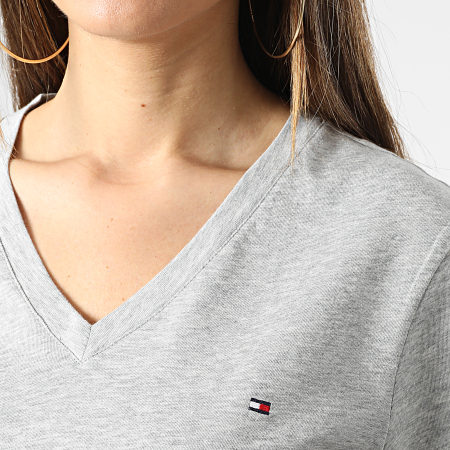Tommy Hilfiger - Camiseta de mujer Heritage 4969 Grey Heather con cuello en V