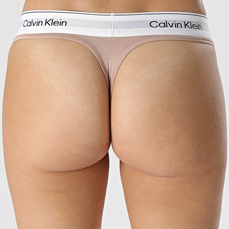 Calvin Klein - String Femme QF7050E Beige