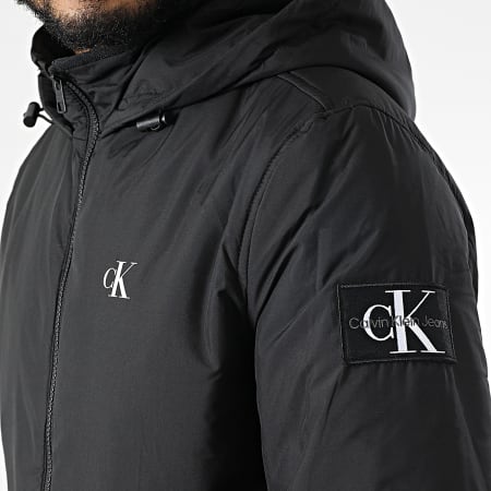 Calvin Klein - Chaqueta con cremallera y capucha 2493 Negro