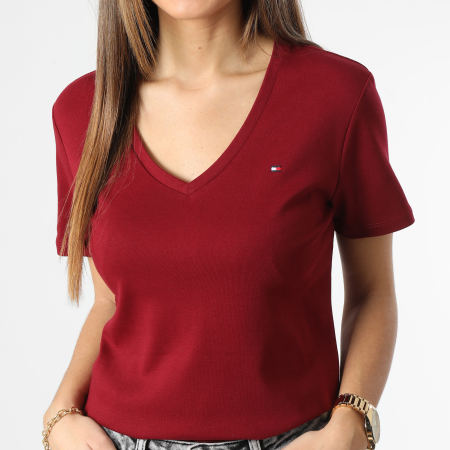 Tommy Hilfiger - T-shirt donna con scollo a V Slim Solid 0511 Bordeaux