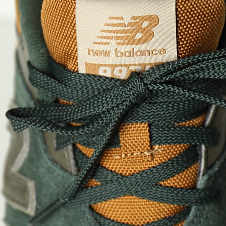 New Balance - Baskets Lifestyle 997 CM997HTW Green Beige