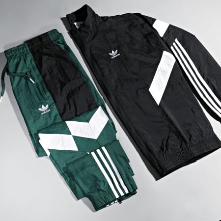 Adidas Originals - HK7322 Chaqueta negra a rayas con cremallera