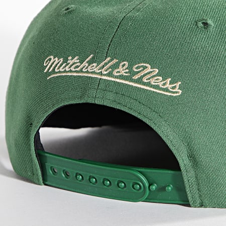 Mitchell and Ness - Gorra Milwaukee Bucks Core Basic Snapback Verde