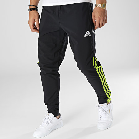 Adidas Performance - Manchester United FC HE6681 Pantalón de chándal con banda negra