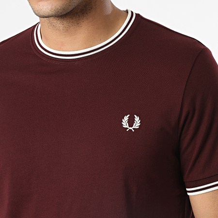 Fred Perry - Camiseta Twin Tipped M1588 Burdeos Beige
