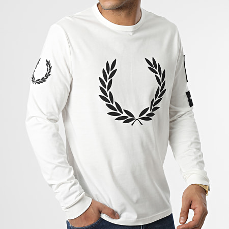 Fred Perry - Tee Shirt Manches Longues Badge Detail M4740 Blanc