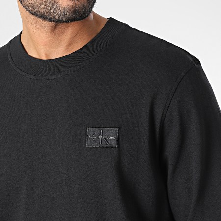 Calvin Klein - Camiseta Manga Larga Insignia Encogida 2198 Negro