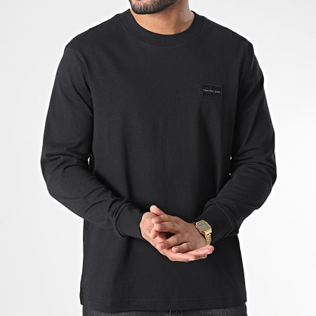 Calvin Klein - Tee Shirt Manches Longues Shrunken Badge 2198 Noir