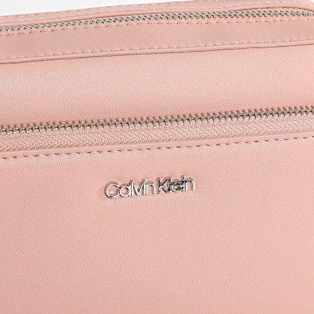 Calvin Klein - Sac A Main Femme CK Must Camera Bag 8410 Rose