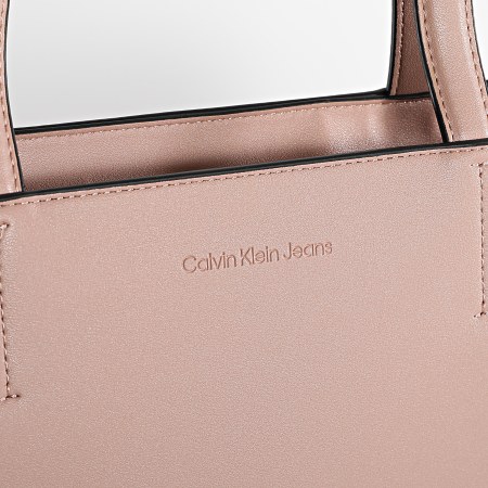 Calvin Klein - Borsa da donna scolpita Shopper 7464 Rosa