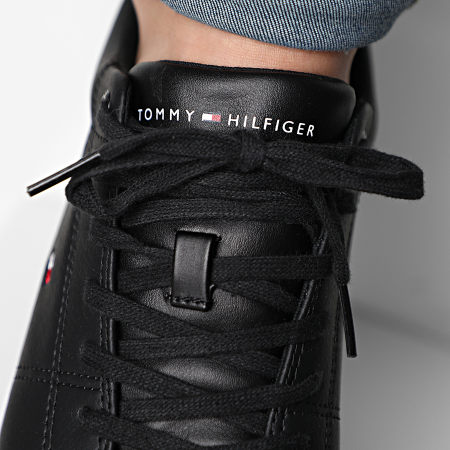 Tommy Hilfiger - Baskets Essential Leather Detail 4047 Black