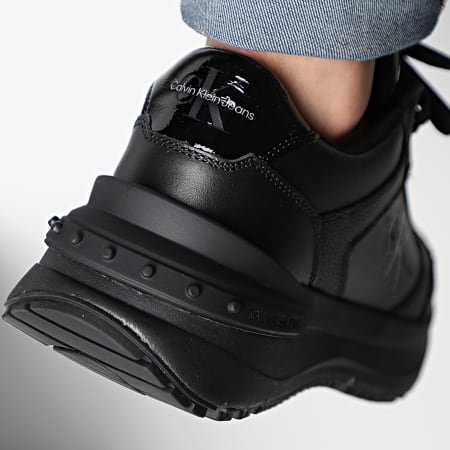 Zapatillas negras completas 2025