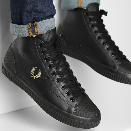 Baskets B4358 Hughes Mid Leather B4358 Black