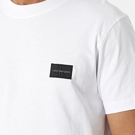 Calvin Klein - Tee Shirt Shrunken Badge 2468 Blanc