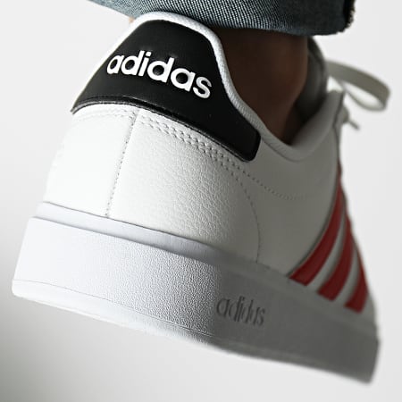 Adidas Sportswear - Baskets Grand Court 2 FZ6363 Cloud White Scarlet Core Black