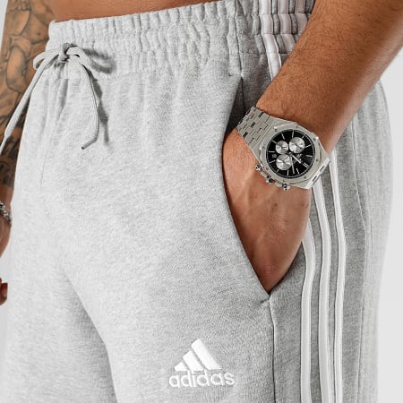 Adidas Sportswear - Short Jogging A Bandes IC9437 Gris Chiné