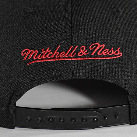 Mitchell and Ness - Casquette Snapback Bred 6HSSMM21027 Chicago Bulls Noir