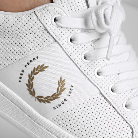 Fred Perry B721 Pique Emboss Leather B4293 Sneakers bianche Ryses