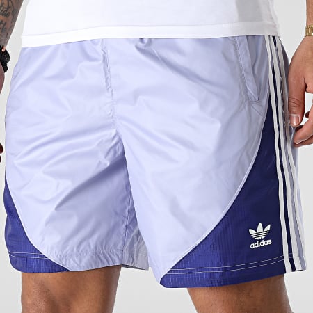 Adidas Originals - HC2099 Pantalones cortos de jogging con banda morada