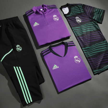 Adidas Sportswear - Maglietta Real Madrid HT8799 nera viola verde a strisce