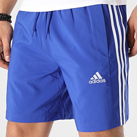 Adidas Sportswear - IC1487 Pantaloncini da jogging a righe blu reale