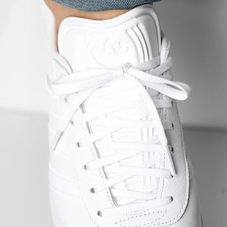 Adidas Originals - Baskets Gazelle BB5498 Footwear White Gold Metallic