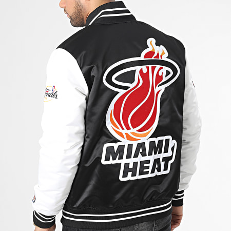 Mitchell and Ness - Osito NBA Team Origins Miami Heat Chaqueta Negro Blanco