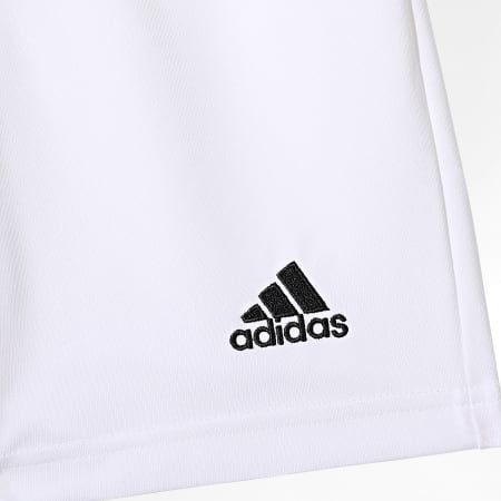 Descarga Pantalones De Chándal Blancos Colgados En La Pared Mockups En