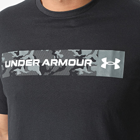 Under Armour - Camouflage Chest Stripe Tee 1376830 Negro