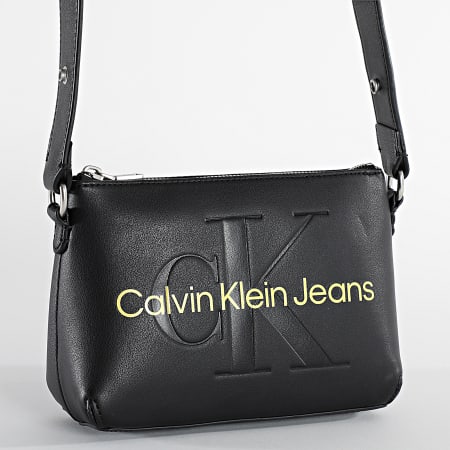 Calvin Klein - Bolso de mujer Scultped Pouch Mono 0681 Negro