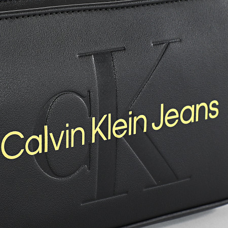 Calvin Klein - Sac A Main Femme Scultped Pouch 0679 Noir
