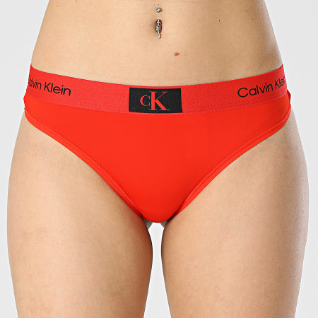 Calvin Klein - Tanga de mujer QF7248E Rojo