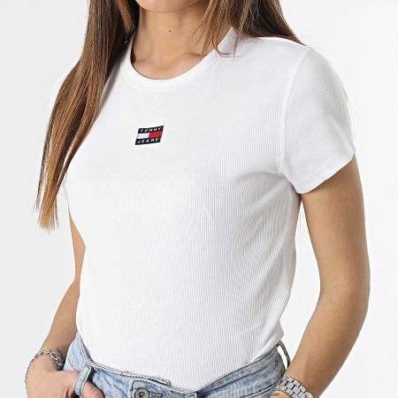 Tommy Jeans - Tee Shirt Femme Baby Rib Badge 5641 Blanc