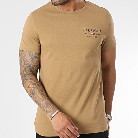 Tommy Hilfiger - Camiseta Brand Love Small Logo 0033 Camel