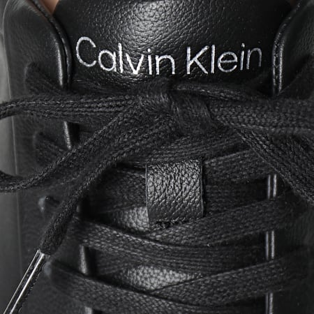 Calvin Klein - Baskets Low Top Lace Up 1019 Triple Black