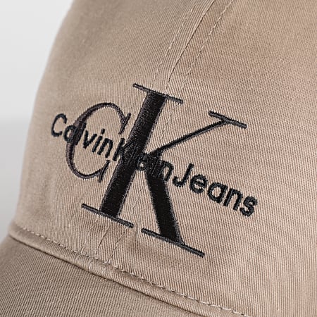 Calvin Klein - Gorra monograma 0061 Marrón